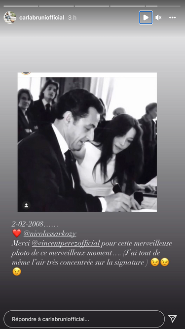 Nicolas Sarkozy et Carla Bruni sur une photo prise le jour de leur mariage en février 2008