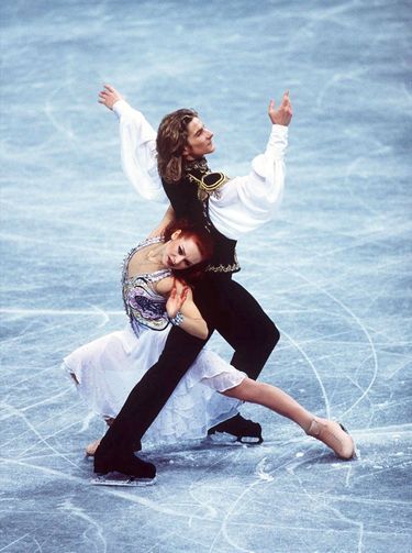 Marina Anissina et Gwendal Peizerat aux Championnats du monde de patinage artistique en mars 1999, à Helsinki en Finlande. Ils n’avaient terminé que seconds.