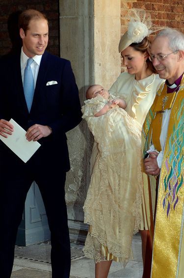 La robe de baptême de la famille royale britannique portée par le prince George de Cambridge, le fils aîné du prince William et de Kate Middleton, le 23 octobre 2013
