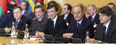 Lors de la troisième conférence internationale de soutien au Liban, dite Paris III, voulue par le président Jacques Chirac, en 2007, en présence (de g. à dr.) de Fouad Siniora, Premier ministre libanais, Riad Salamé, Philippe Douste-Blazy, ministre des Affaires étrangères, et Thierry Breton, ministre des Finances.