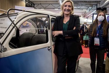 Marine Le Pen au salon le vendredi 12 novembre.