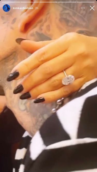 La bague de fiançailles offerte par Travis Barker à Kourtney Kardashian le 17 octobre 2021