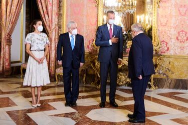 La reine Letizia et le roi Felipe VI d’Espagne avec le président chilien, à Madrid le 7 septembre 2021