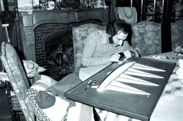 En novembre 1975, immobilisé à Clammecy chez ses parents après s'être presque arraché le pied dans une chaîne d'ancre, Alain Colas fignole sa maquette.