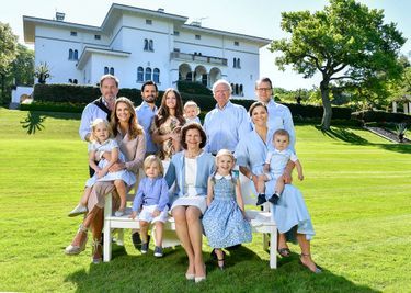 Portrait de la famille royale de Suède au château de Solliden en juillet 2017