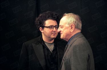 Pierre Bergé et Alber Elbaz, en mars 1999.