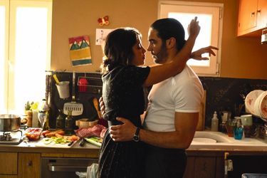 Dans « The Eddy » (2020), la série de Damien Chazelle, avec Leïla Bekhti, son épouse à l’écran et dans la vie.