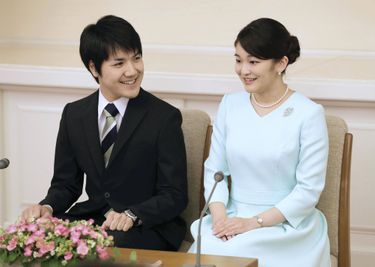 La princesse Mako du Japon et Kei Komuro lors de la présentation de celui-ci à la presse, le 3 septembre 2017