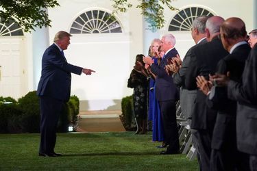 Donald Trump à la Maison-Blanche avant le discours de son épouse Melania, mardi soir.