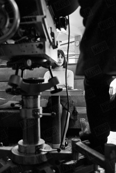 Chantal Goya sur le tournage de «Masculin Féminin » de Jean-Luc Godard, en novembre 1965.