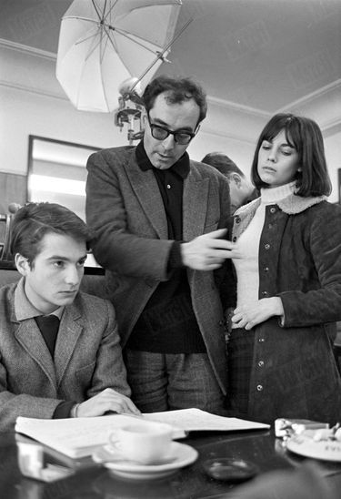 Chantal Goya avec Jean-Pierre Léaud et Jean-Luc Godard sur le tournage de «Masculin Féminin », en novembre 1965.