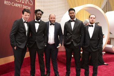 Le producteur Christophe Barral, Ladj Ly, le producteur Toufik Ayadi, Djebril Zonga et Alexis Manenti aux Oscars à Los Angeles en février 2020