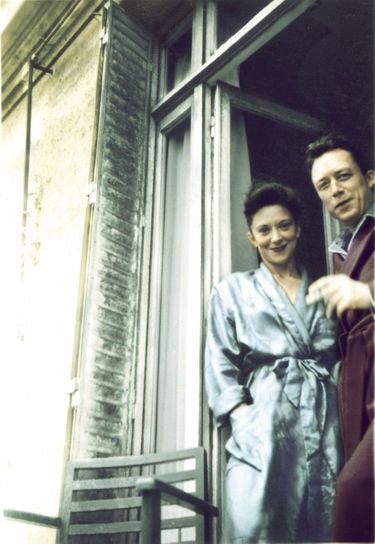 Avec Maria Casarès, rencontrée en 1944 et qu'il appelle "l'Unique". Leur histoire ira de ruptures en retrouvailles.