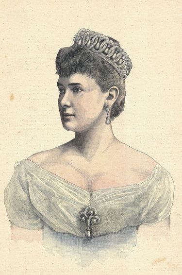 La grande-duchesse Maria Pavlovna de Russie, coiffée de son diadème, en 1892