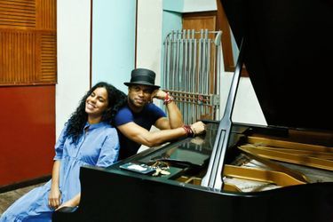 Avec Daney Suarez, chanteuse de R’n’B et de rap cubain, qu’il a invitée à chanter sur son album.