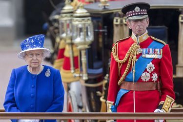 La reine et son cousin le duc de Kent à la parade en 2013