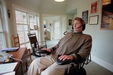 Christopher Reeve, dans sa propriété de Bedford, dans l'Etat de New York, en avril 1998.