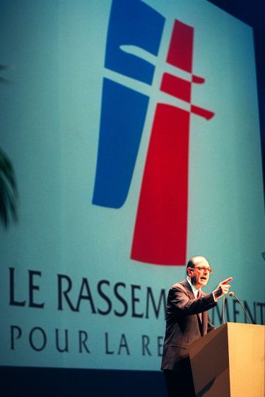 Le 4 juillet 1992, Jacques Chirac annonce au RPR qu'il votera "oui" au référendum sur le traité de Maastricht.