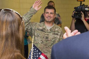 Pete Buttigieg de retour à South Bend après son déploiement de sept mois en Afghanistan, en septembre 2014.