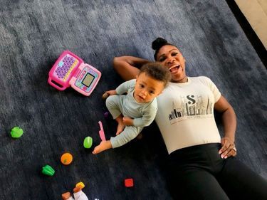 21 août 2018, elle partage les jeux de sa fille, Olympia, 1 an.