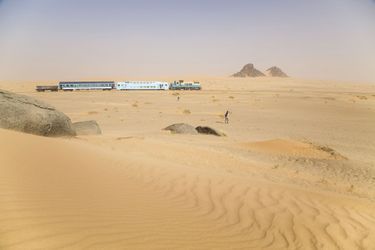 La ville de Choum, près de Chinguetti, est le point de départ de ce train touristique qui circule sur la voie ferrée Zouerate-Nouadhibou. Il permet de se rendre au village de Ben Amira.