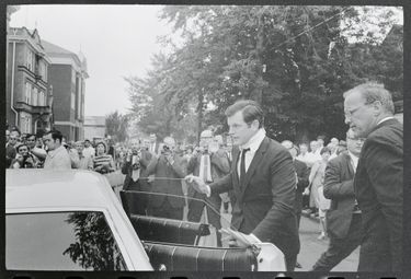Ted Kennedy aux obsèques de Mary Jo Kopechne, le 25 juillet 1969.