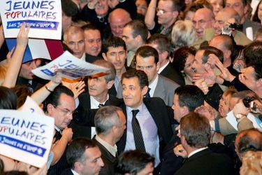 Nicolas Sarkozy en meeting à Toulon, le 7 février 2007. Avant de prononcer son discours, le candidat a douté, selon son récit dans son livre «Passions».