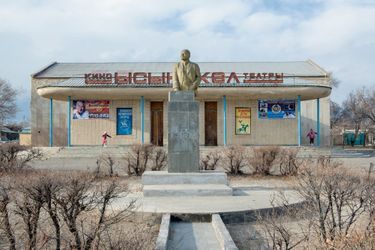 Il reste quelques statues de Lénine, une figure que regrettent pas mal d’habitants