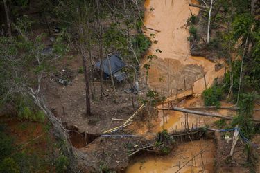 Une site minier illégal dans un parc national en Colombie.