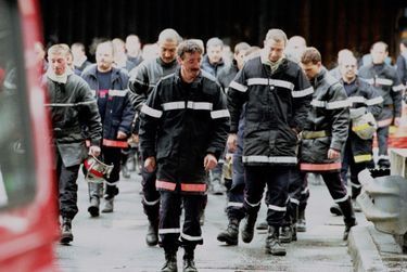 Les soldats du feu, combattant l’incendie du Tunnel du Mont-Blanc, le 24 mars 1999.