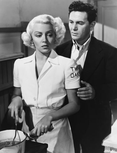 Lana Turner dans son plus grand rôle, « Le facteur sonne toujours deux fois » en 1946, aux côtés de John Garfield.
