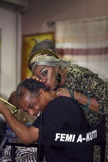 Femi Kuti et sa sœur, au Shrine, club de Lagos fondé par Fela.