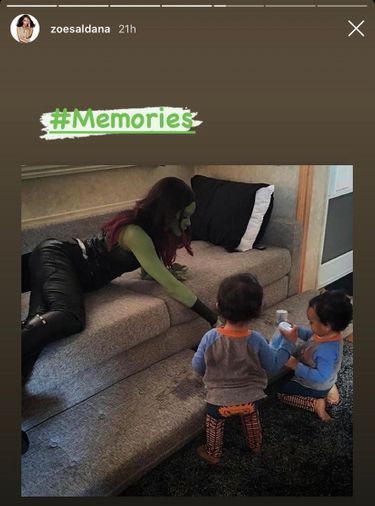 Zoe Saldana partage un souvenir avec ses jumeaux sur un plateau de tournage