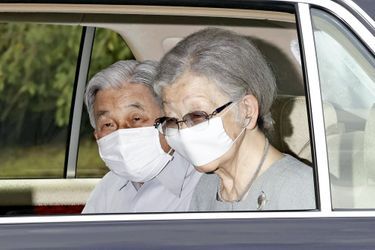 L’ex-impératrice du Japon Michiko, avec l’ex-empereur Akihito, le 11 septembre 2020 à Tokyo lors d’une sortie pour aller à l’hôpital