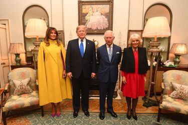 Le prince Charles et la duchesse de Cornouailles Camilla avec Donald et Melania Trump à Clarence House à Londres, le 3 décembre 2019