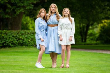 Les princesses Alexia, Catharina-Amalia et Ariane dans les jardins du palais Huis ten Bosch à La Haye, le 17 juillet 2020