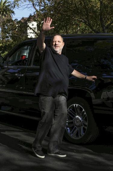 Le 11 octobre, Harvey Weinstein quitte Los Angeles pour entamer sa cure de désintoxication sexuelle.