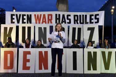 A Bruxelles, le 3 novembre la présidente de MSF, Meinie Nicolai , rappelle que "même la guerre a des règles".