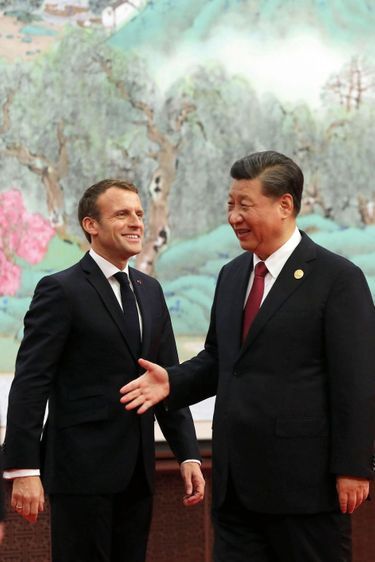 Emmanuel Macron et Xi Jinping à Shanghai, le 5 novembre. L’enjeu de cette visite : tenter d’avancer dans la même direction.