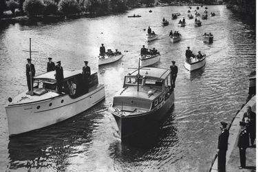 A leur arrivée à Londres, les « little ships » qui alimenteront longtemps la légende du « miracle de Dunkerque ».