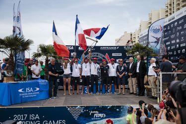 L'équipe de France au grand complet après son titre de championne du monde à Biarritz