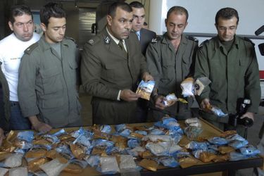 Les douanes libanaises exposent en 2007 une saisie de deux millions de cachets de captagon.