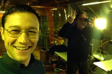 Selfie de Joseph Gordon-Levitt sur le plateau de "Snowden"