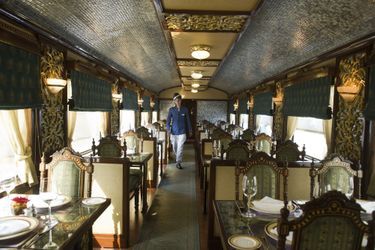 Dans le luxueux Maharajas’ Express, où les chefs ont partagé un déjeuner.