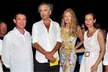 Le couple Valls avec BHL et Arielle Dombasle, après le concert. 