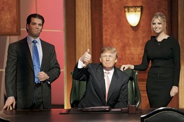 Donald Trump avec ses enfants Donald Jr. et Ivanka, lors de la saison 6. Le président a quitté le show… mais il est toujours coproducteur du programme.