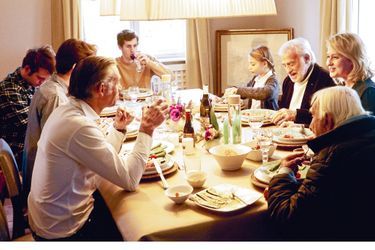 Antipasti en famille avec, à la droite de Jean-Paul, sa fille Stella, 13 ans, et en bout de table son petit-fils Victor.