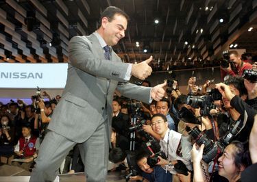 Au pays du Soleil-Levant, Carlos Ghosn était d’abord le sauveur adulé de Nissan. Ici, le 19 octobre 2005 au Salon de l’automobile de Tokyo.