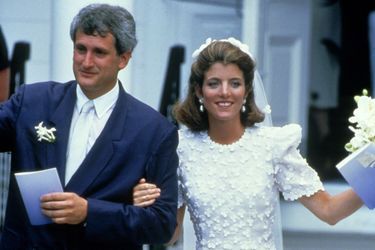 Caroline Kennedy et Edwin Schlossberg le jour de leur mariage à Hyannis Port en juillet 1986