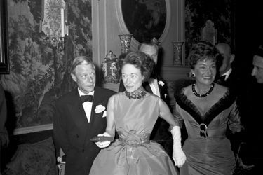 Le duc et la duchesse de Windsor, lors d'un bal caritatif, en 1959